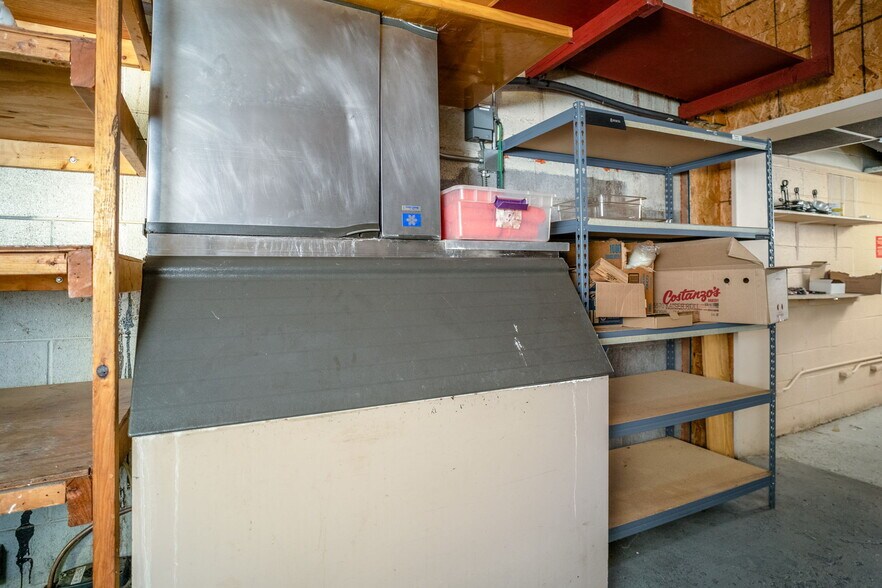 More Photos Of 2323 W Main St, Waynesboro General Retail For Sale