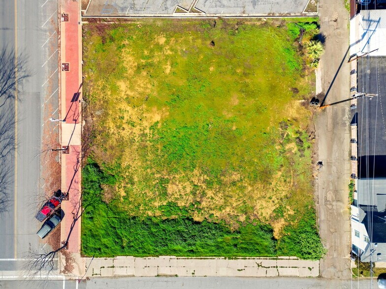 More Photos Of 190 S Elmwood Ave, Lindsay Land For Sale