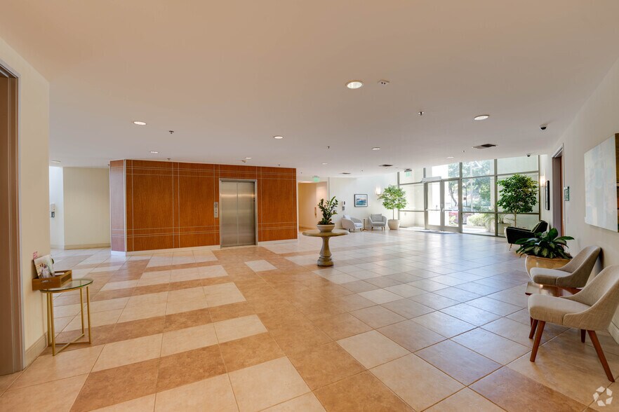 More Photos Of 28632 Roadside Dr, Agoura Hills Office For Lease
