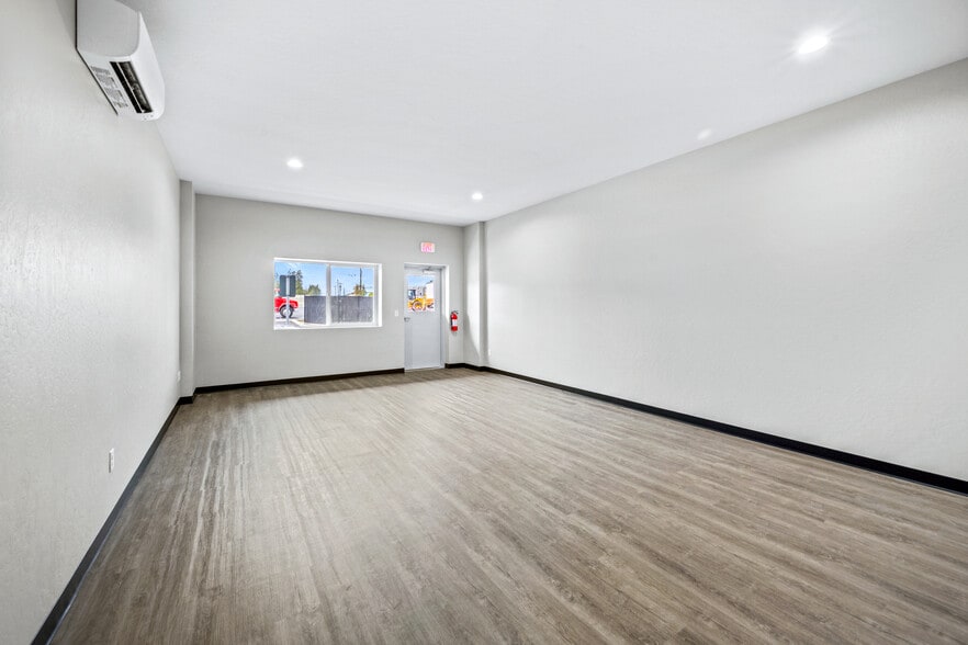 More Photos Of 5210 Seltice Way, Post Falls Industrial For Lease