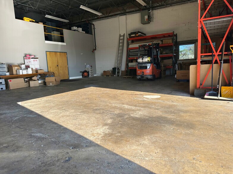 More Photos Of 171 Ruth Rd, Harleysville Light Distribution For Lease