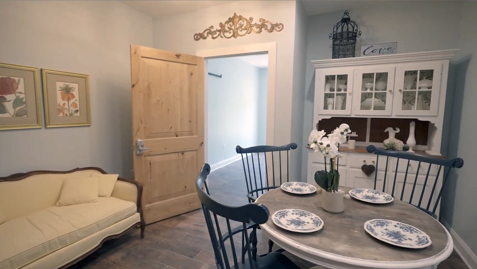 More Photos Of 11 Lakeside Dr E, Belvidere Restaurant For Sale