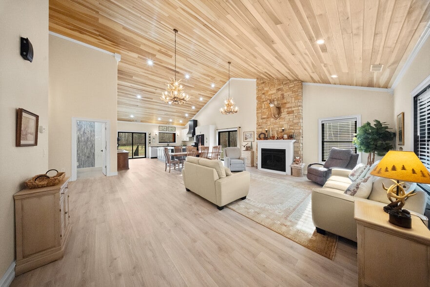 More Photos Of 325 Sinking Rd, Argillite Hospitality For Sale