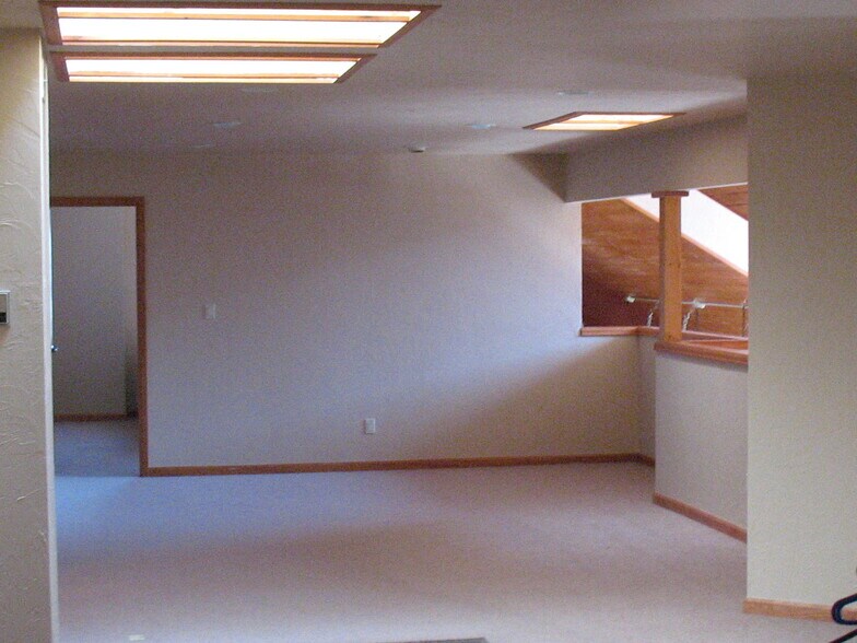 More Photos Of 173 Frontage Rd, South Fork Freestanding For Lease