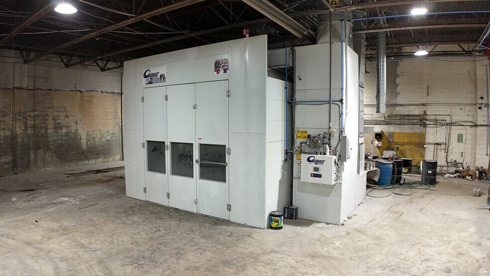 More Photos Of 14410 Meyers Rd, Detroit Industrial For Sale