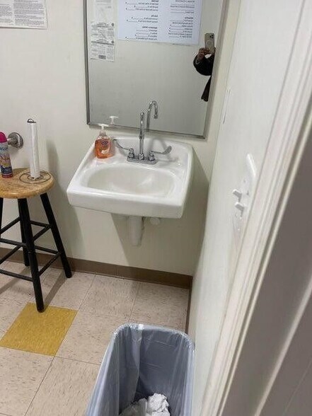 More Photos Of 136 St James Ave, Goose Creek Freestanding For Sale