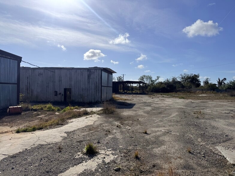 More Photos Of 4403 Business Ln, Plant City Land For Lease