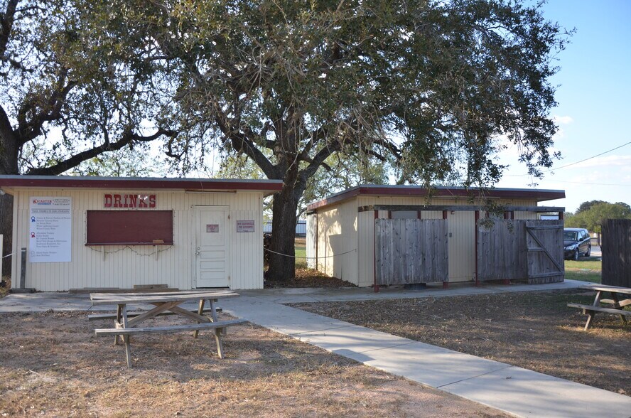 More Photos Of 2239 FM 3432, Adkins Freestanding For Sale