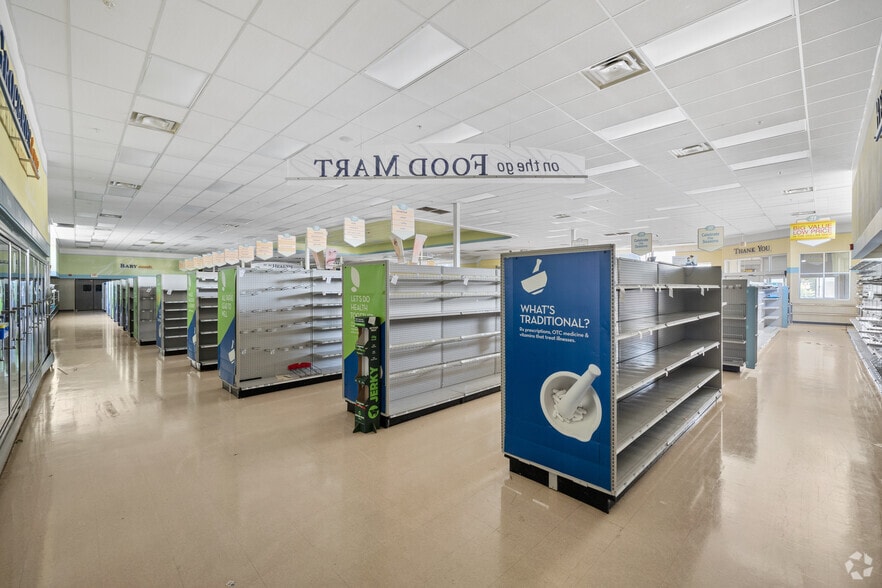 More Photos Of 645 Foxon Rd, East Haven Storefront For Sale