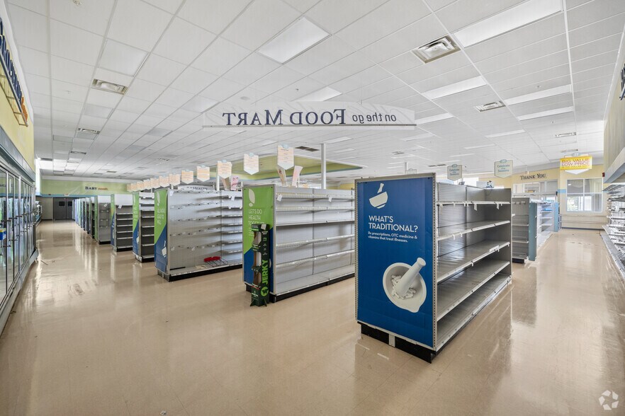 More Photos Of 645 Foxon Rd, East Haven Storefront For Lease