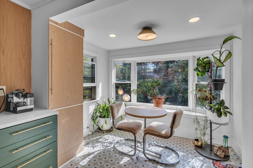 More Photos Of 35 Wilcox Rd, Tryon Apartments For Sale