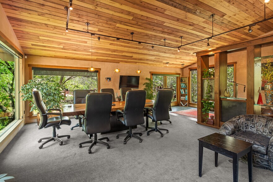 More Photos Of 25 Schnebly Hill Rd, Sedona Freestanding For Sale