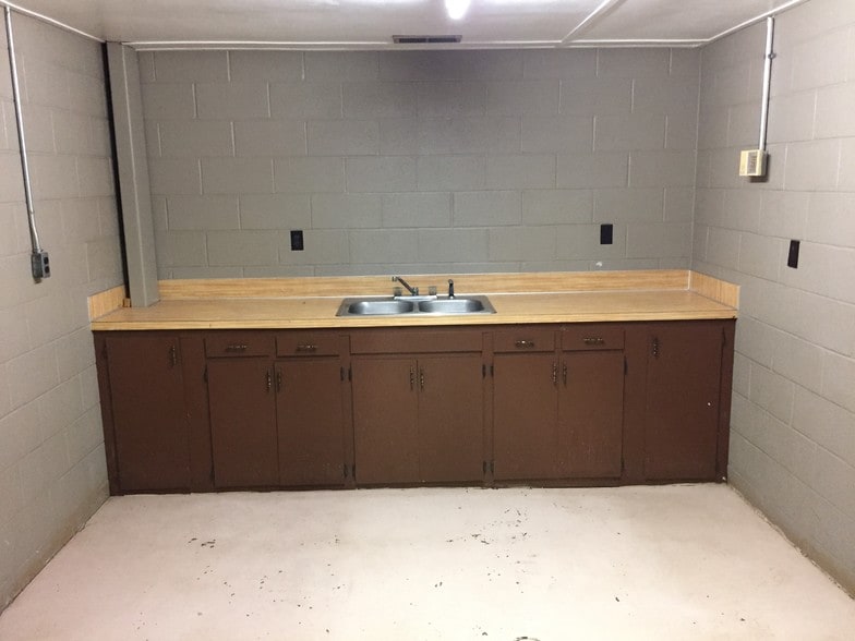 More Photos Of 1168 Miles Rd, Dallas Manufacturing For Sale