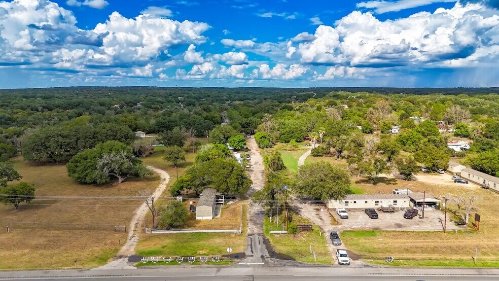 Primary Photo Of 102 Oak Ridge Dr, Floresville Trailer Camper Park For Sale