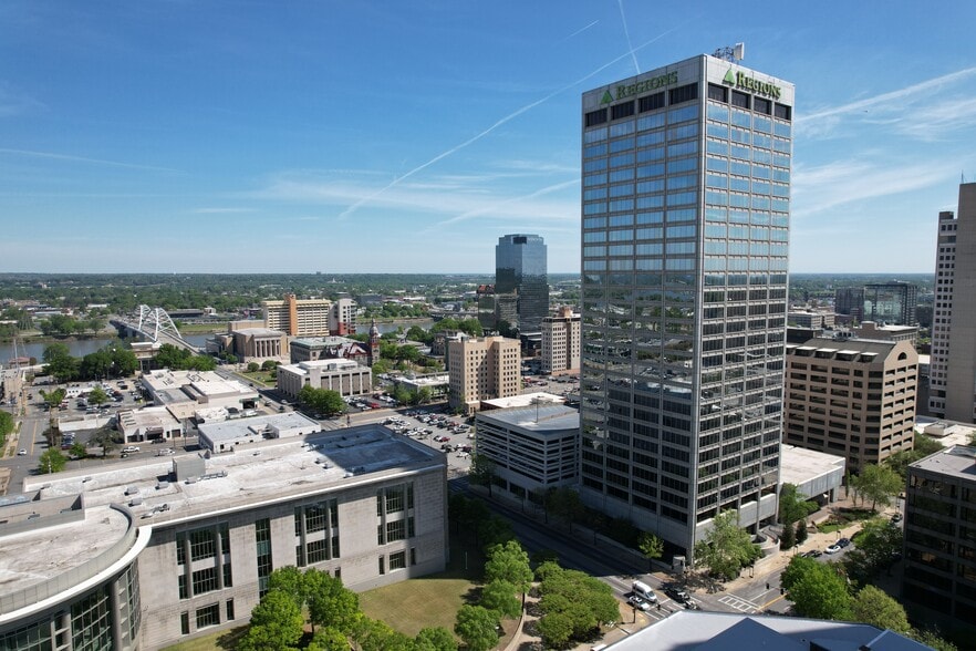More Photos Of 400 W Capitol Ave, Little Rock Office For Lease