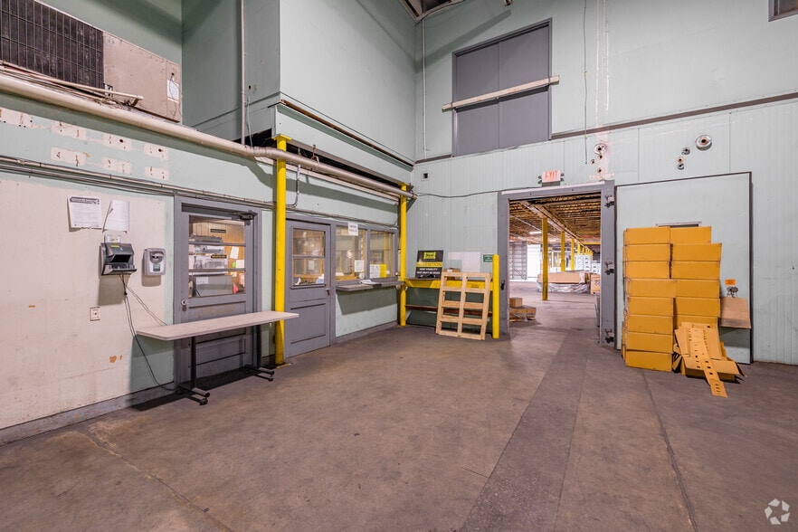 More Photos Of 4531 Piggly Wiggly Dr, North Charleston Distribution For Lease