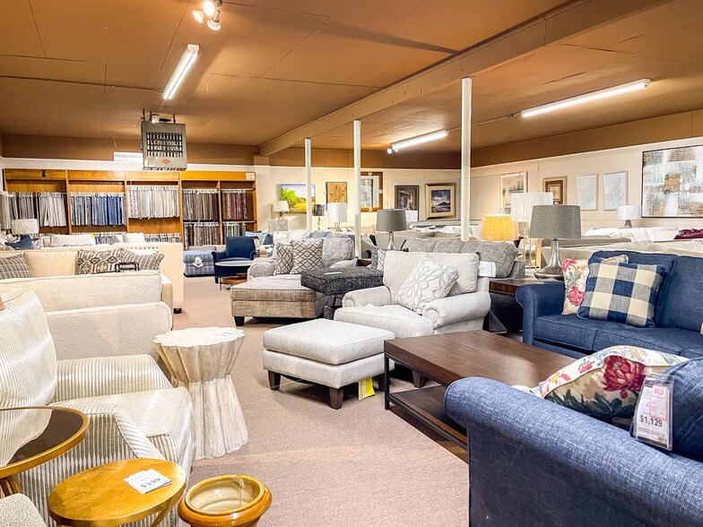 More Photos Of 6545 Airline Hwy, Baton Rouge Showroom For Lease