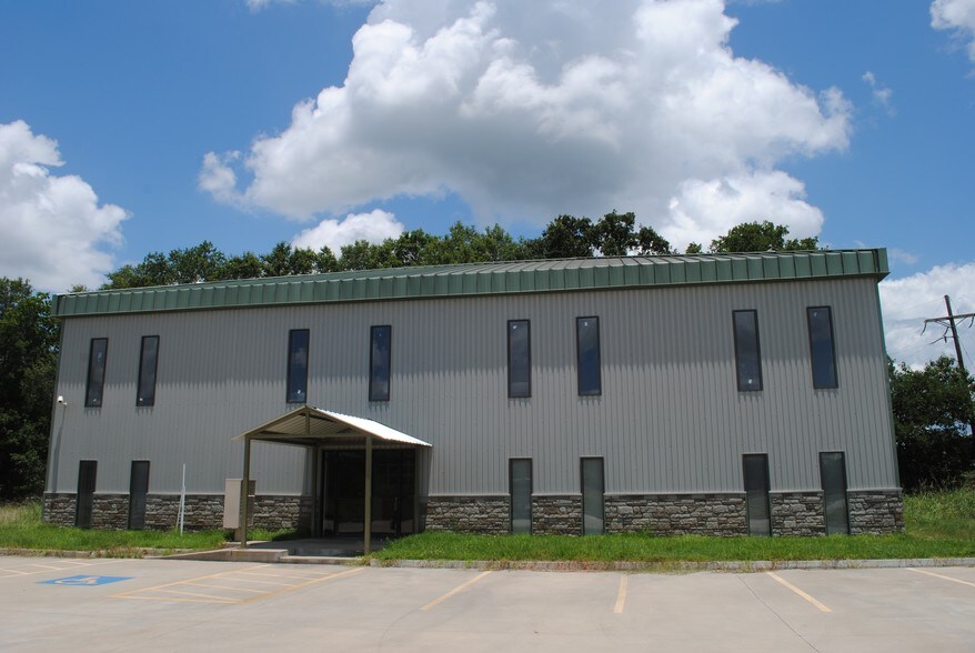 More Photos Of 108 Martin Ct, Trinity Office For Sale