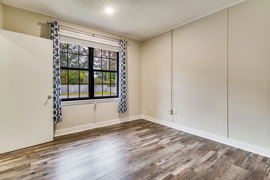 More Photos Of 725 S J St, Pensacola Office Residential For Sale