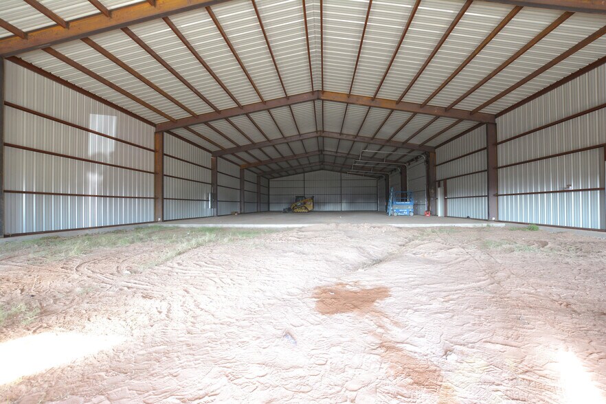 More Photos Of 1603 128th St, Lubbock Light Distribution For Sale