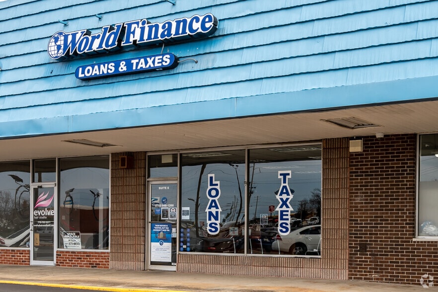 More Photos Of 900 Thornton Rd, Lithia Springs Unknown For Lease