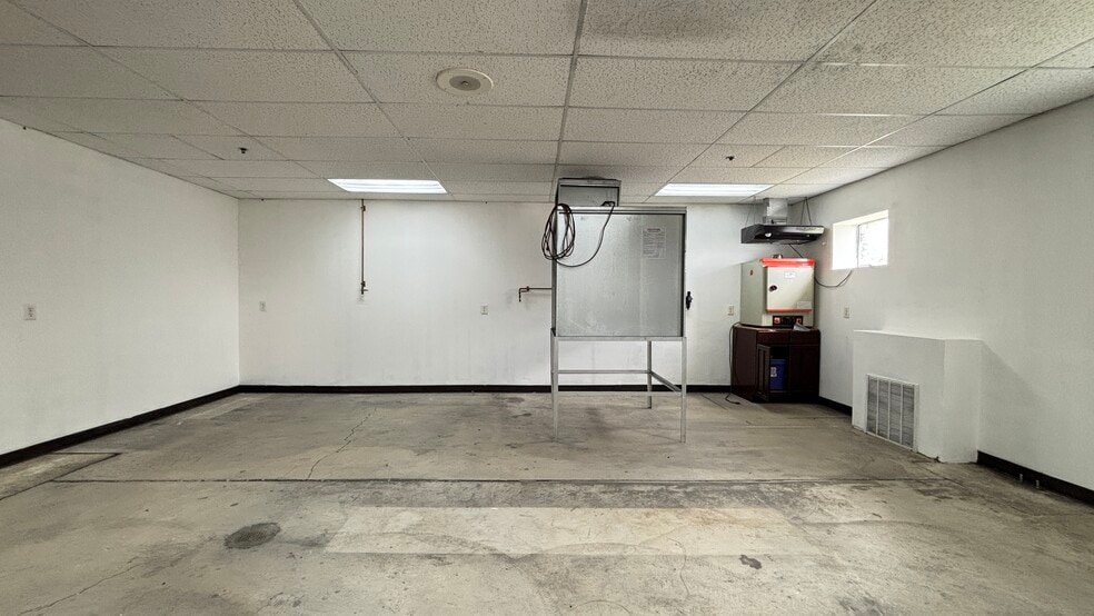 More Photos Of 475 Business Park Ln, Allentown Warehouse For Sale