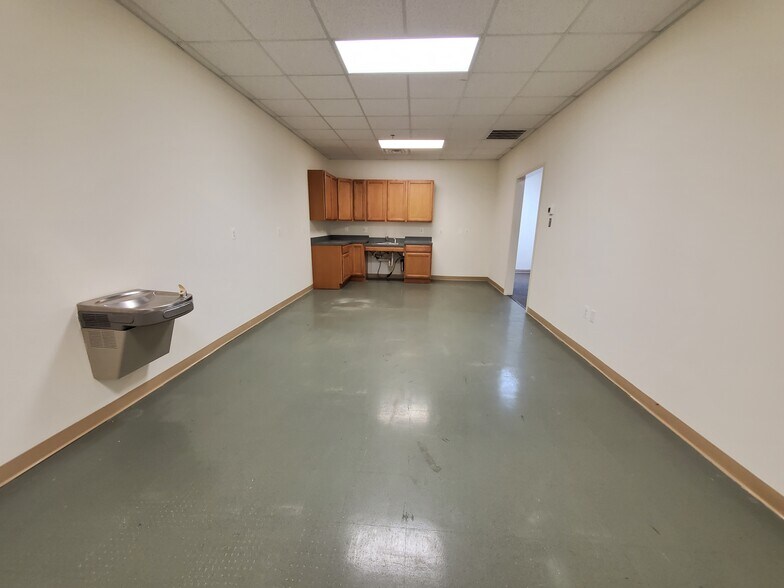 More Photos Of 3619 Richmond Hwy, Stafford Light Distribution For Lease