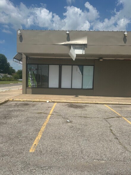 More Photos Of 1701 N Portland Ave, Oklahoma City Flex For Sale