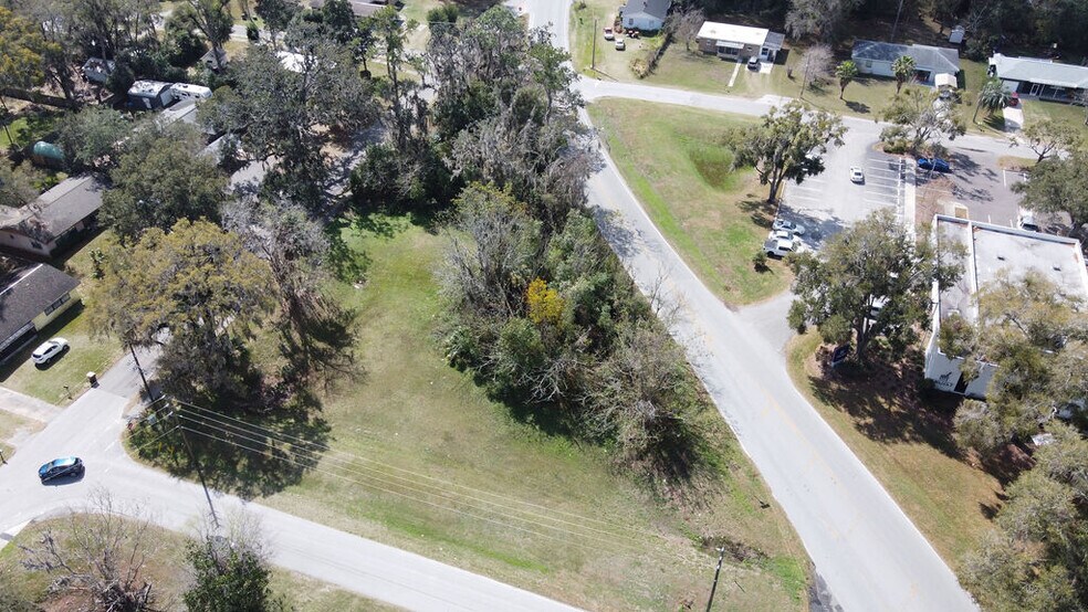 More Photos Of 5810-5840 SE Abshier Blvd, Belleview Storefront For Sale