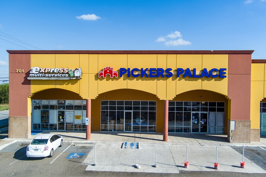 More Photos Of 701 N International Blvd, Hidalgo General Retail For Sale