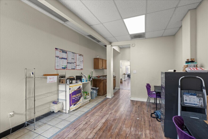 More Photos Of 410-412 E Santa Clara St, San Jose Storefront For Sale