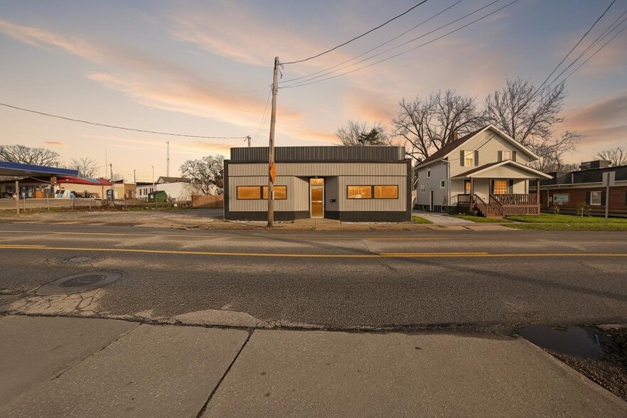 Primary Photo Of 161 E Main St, Geneva Freestanding For Sale
