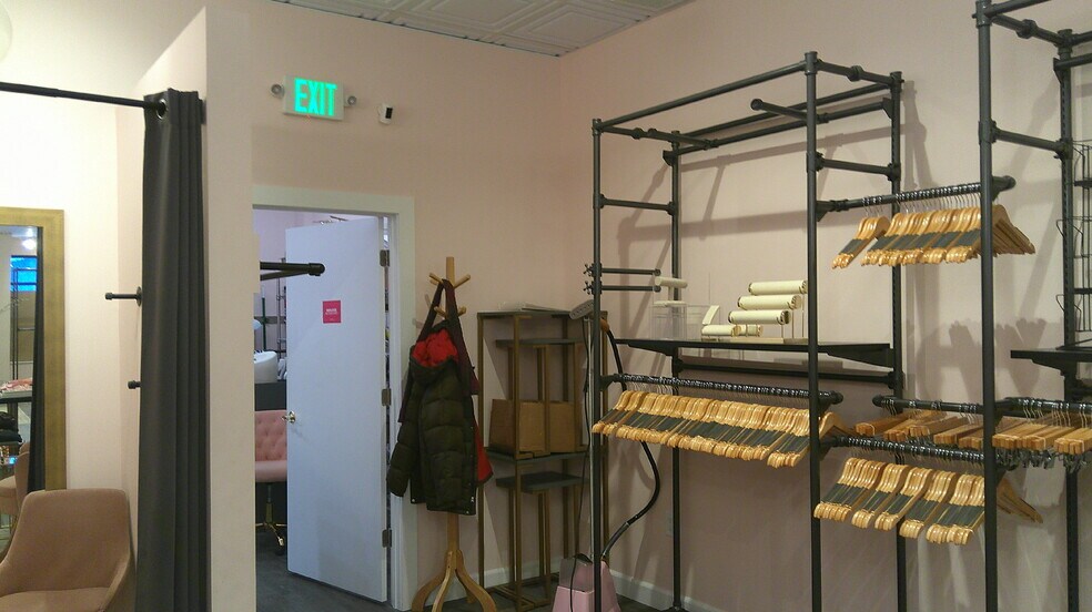 More Photos Of 407-409 Merhar Ave, Fairbanks Freestanding For Lease