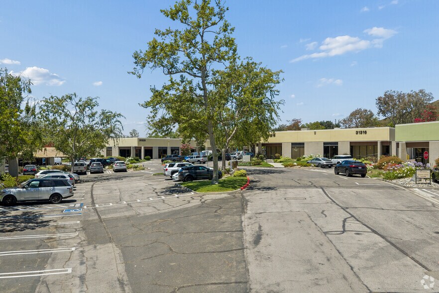 More Photos Of 31304-31348 Via Colinas, Westlake Village Unknown For Lease
