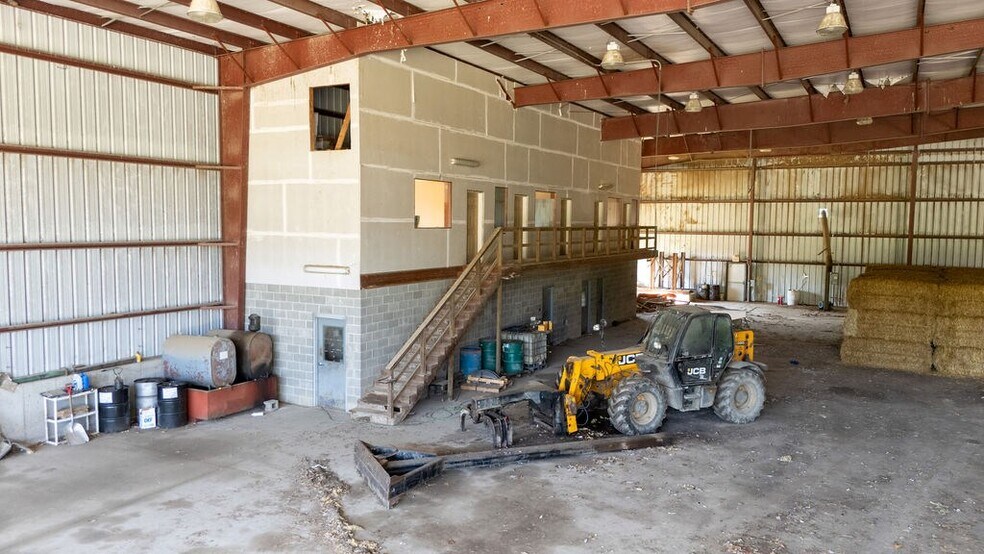 More Photos Of 398 Main St, Roulette Warehouse For Sale