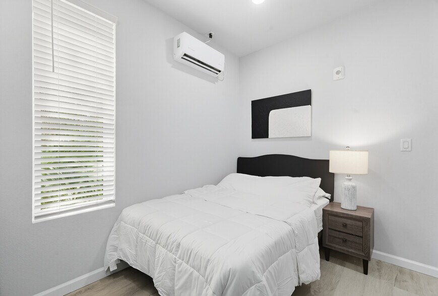 More Photos Of 624 Ball, Galveston Apartments For Sale