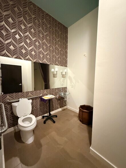 More Photos Of 2140 W Grande Blvd, Tyler Medical For Lease