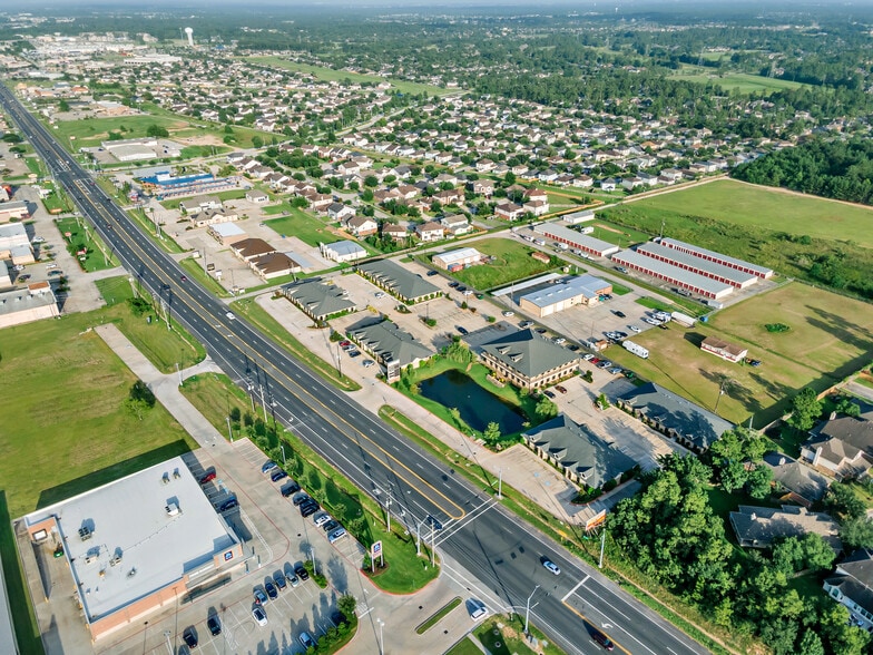 More Photos Of 7115 FM 2920, Spring Unknown For Lease