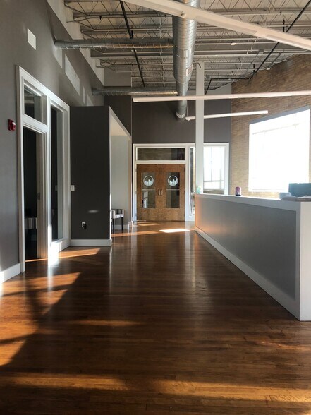 More Photos Of 3121 Broadway St, Paducah Storefront Retail Office For Sale