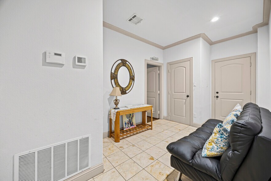 More Photos Of 5100 Mission Ave, Dallas Apartments For Sale