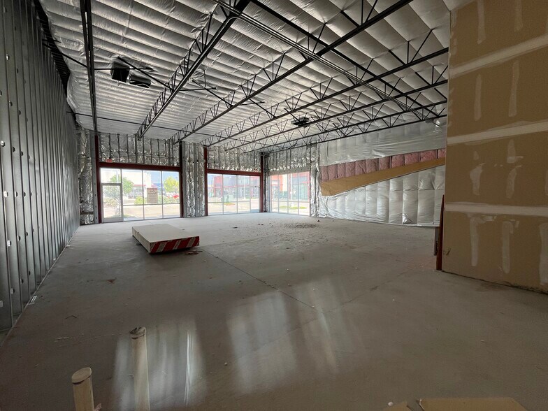 More Photos Of 5400 Central Ave SE, Albuquerque Unknown For Lease