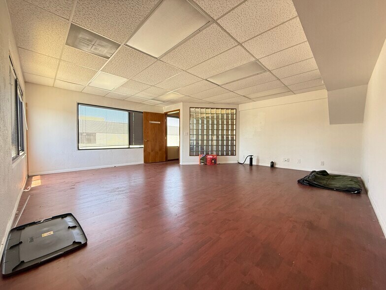 More Photos Of 5731 Palmer Way, Carlsbad Research And Development For Lease