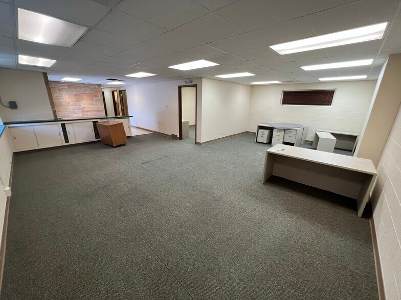 More Photos Of 2602 N Morgan St, Decatur Office For Sale