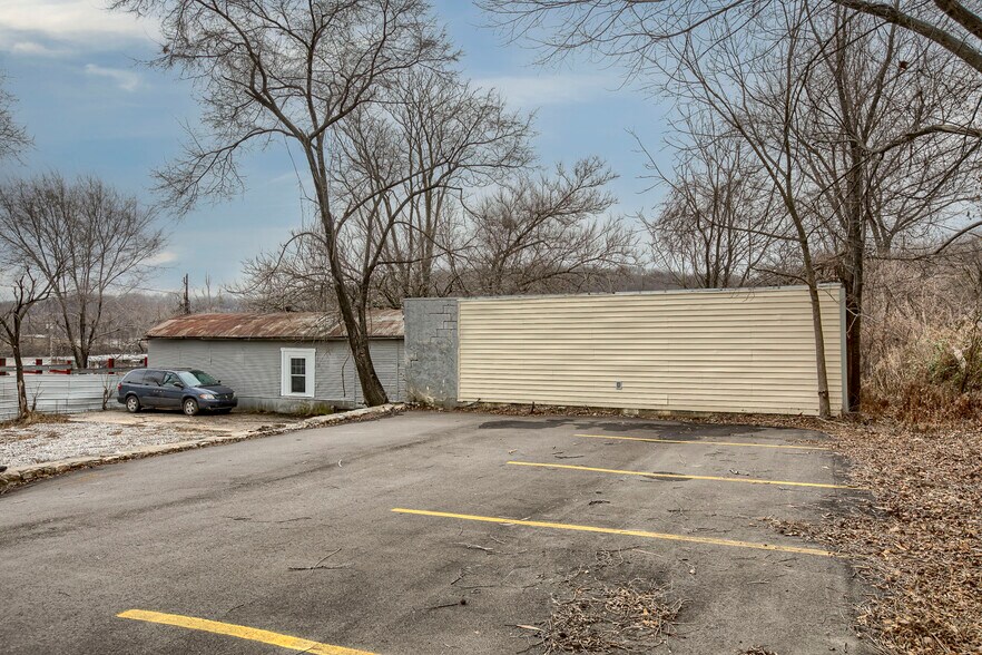 More Photos Of 1127 Merriam Ln, Kansas City Apartments For Sale