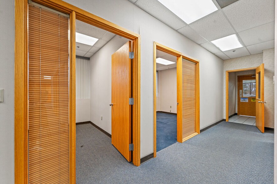 More Photos Of 143 Commerce Blvd, Loveland Warehouse For Sale