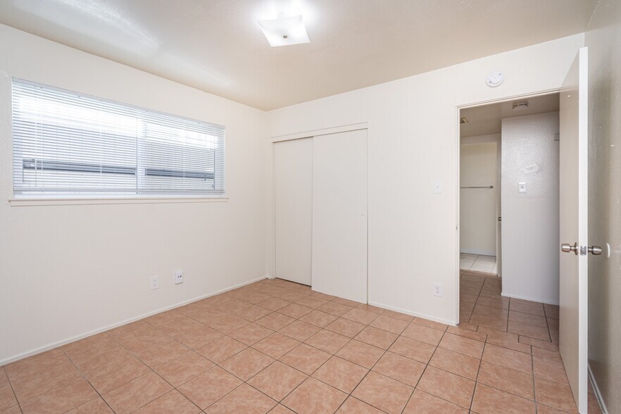 More Photos Of 1860 Ethan Way, Sacramento Apartments For Sale