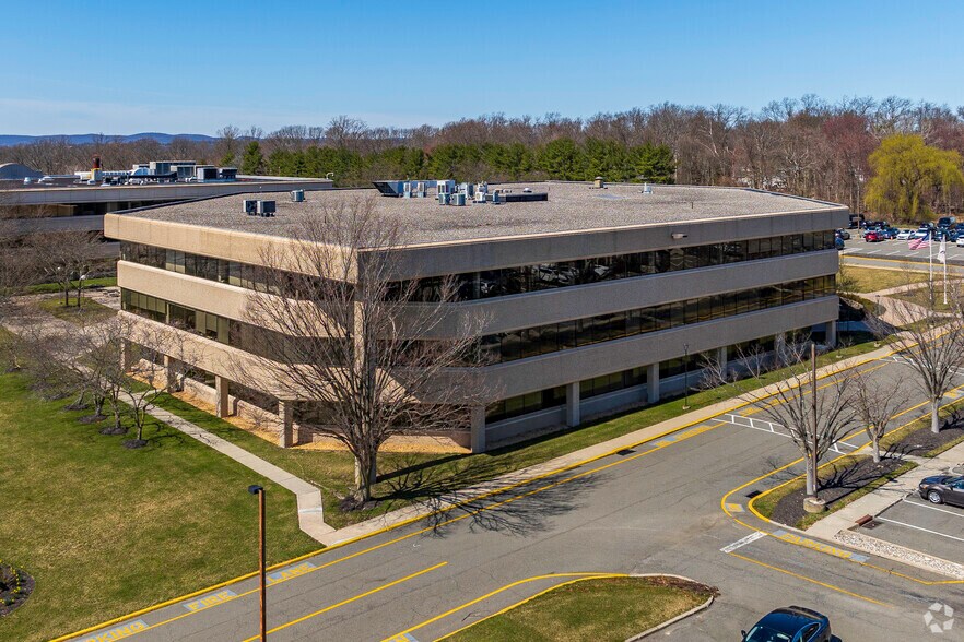 More Photos Of 123 Tice Blvd, Woodcliff Lake Office For Lease