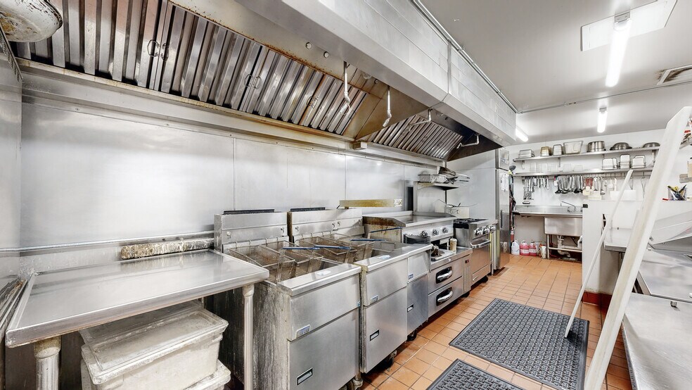 More Photos Of 335 Mountain Ave, Berthoud Restaurant For Sale