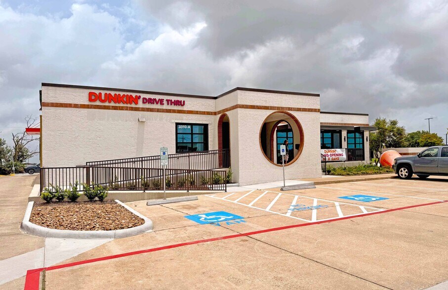 Primary Photo Of 3310 Palmer Hwy, Texas City Bank For Lease