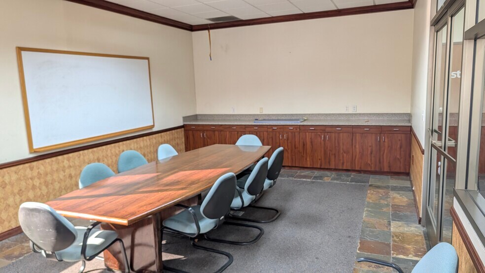 More Photos Of 19815 Hamilton Ave, Torrance Warehouse For Lease